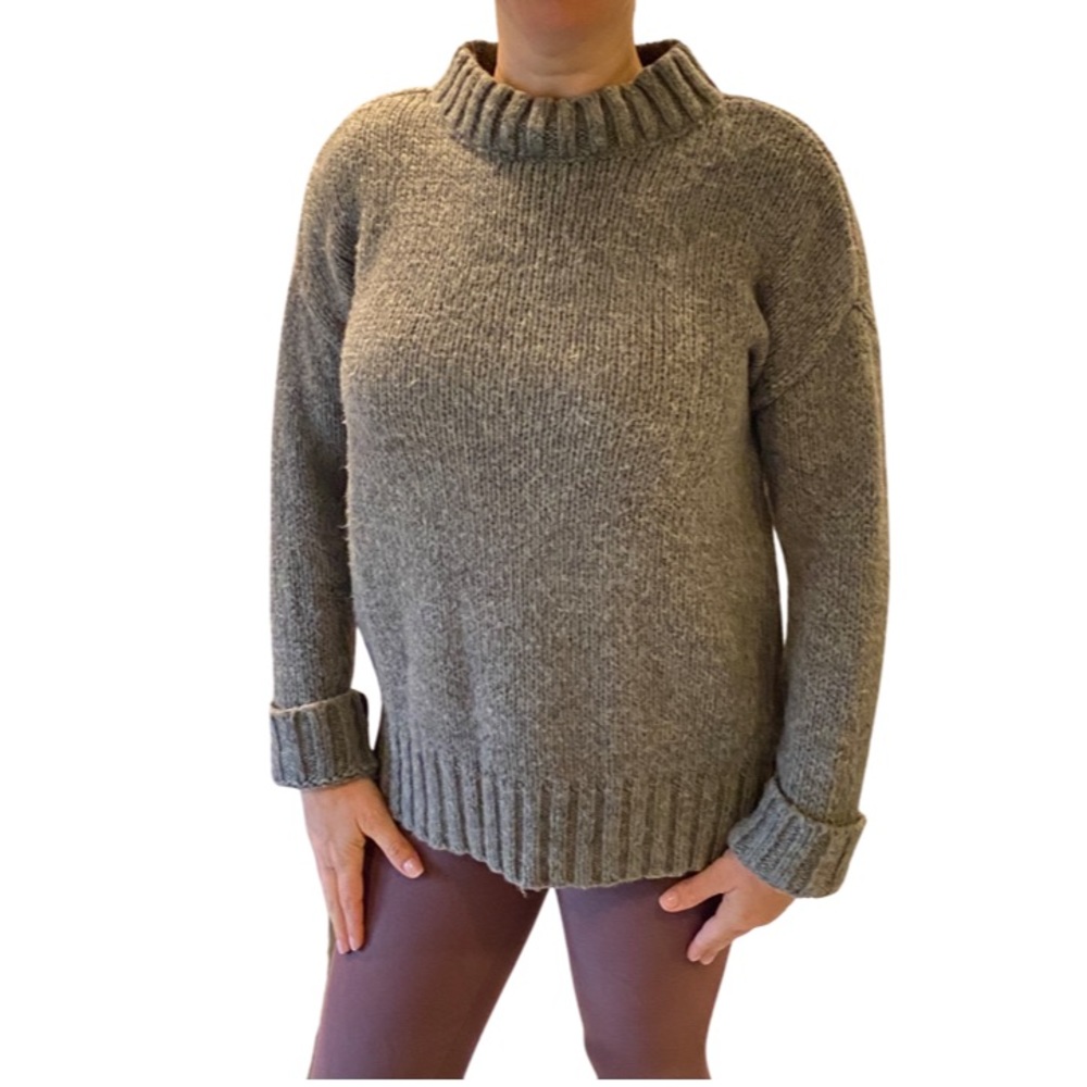 French Connection oversized grey sweater, mock neck - ski trip outfit!